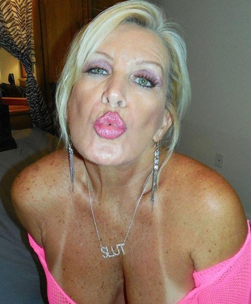 Mature slut gives blowjobs